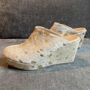 Golden Cordani wedges
